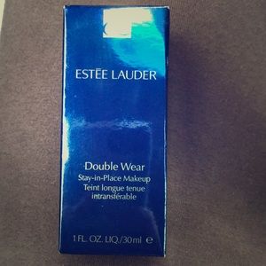 Estée Lauder Double Wear Stay-in-Place Makeup